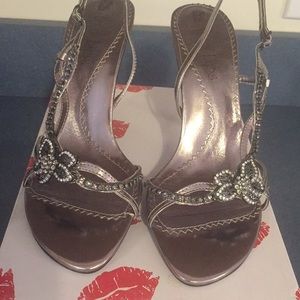 Sandals. Dressy.Two lips rhinestone.pewter. 7 1/2